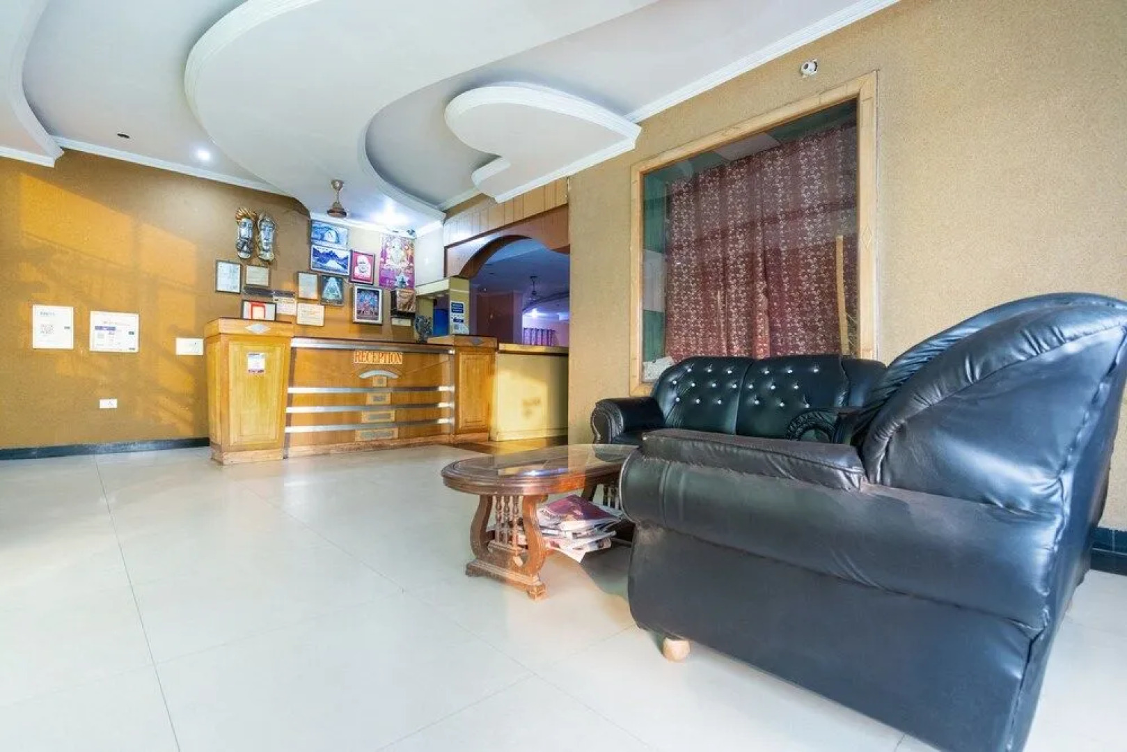 Oyo 44199 Hotel Crossroads