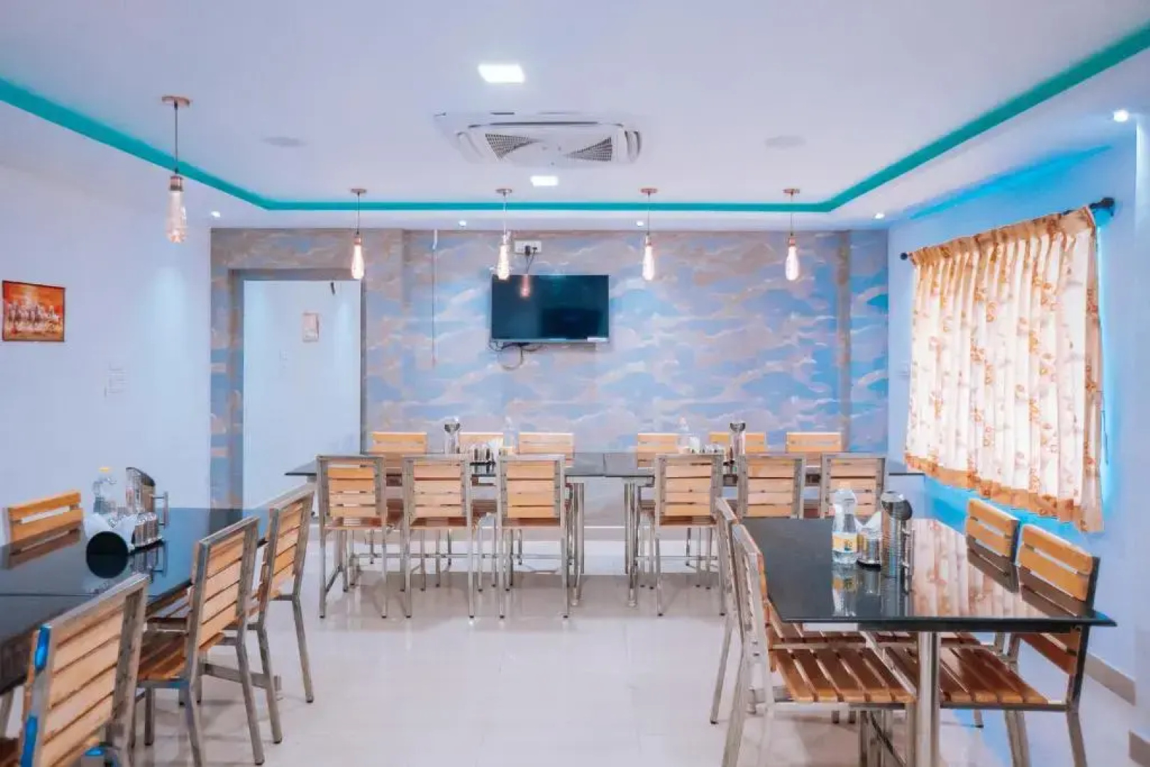 Rd Hotel by OYO Rooms