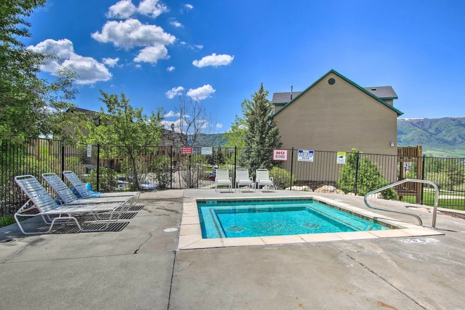 Cozy Eden Condo w/ Mtn Views in Wolf Creek Resort!