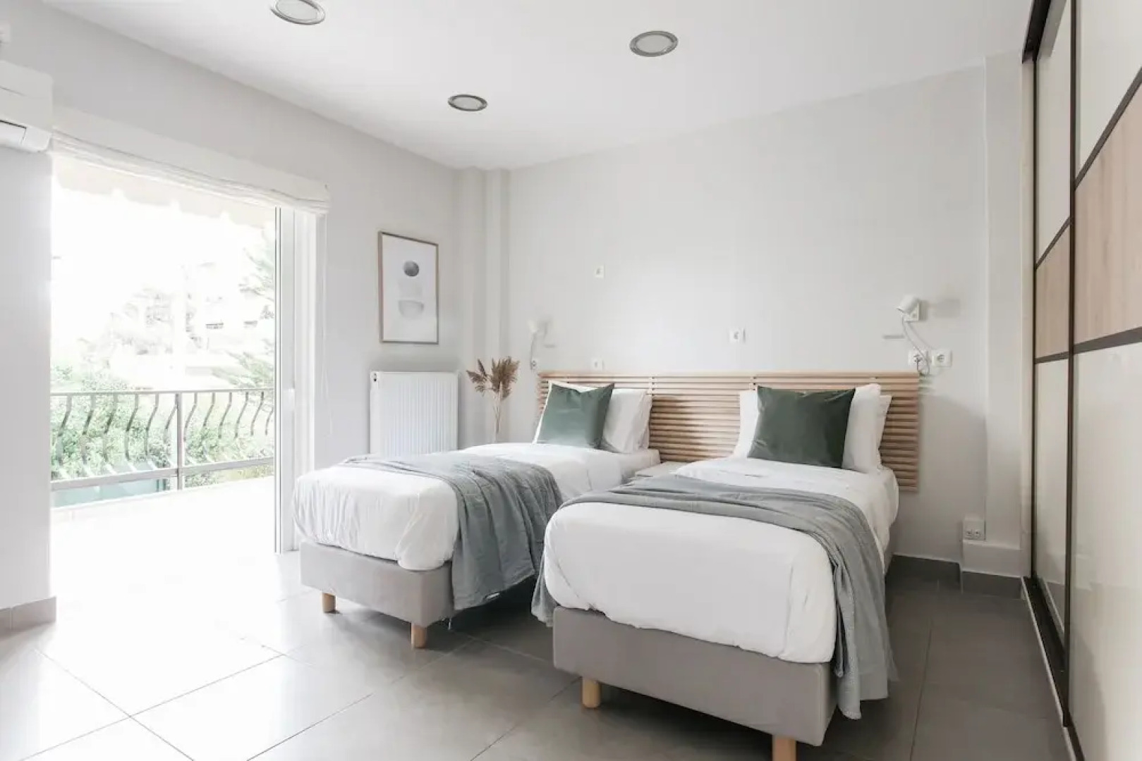 UPSTREET Modernized & Spacious 2BD Apartment in Chalandri