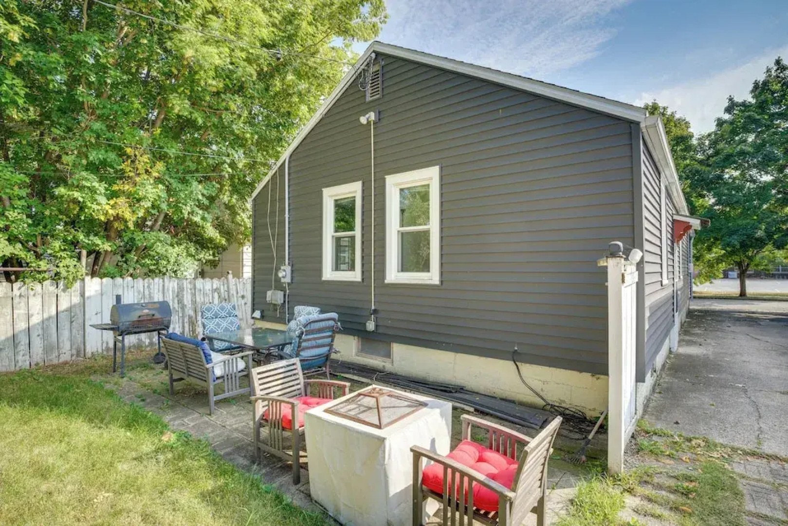 Walk to Main St Fond du Lac: Retreat w/ Yard