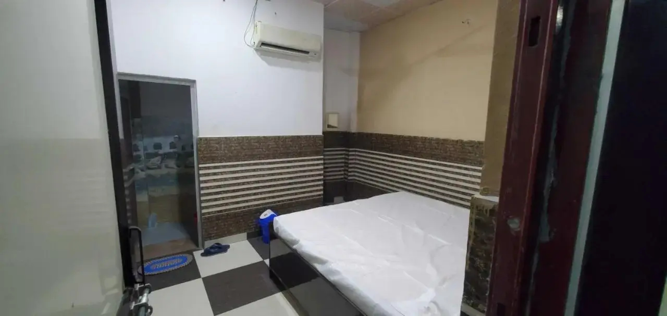 OYO 701211 Rock Star Hotel & Rooms