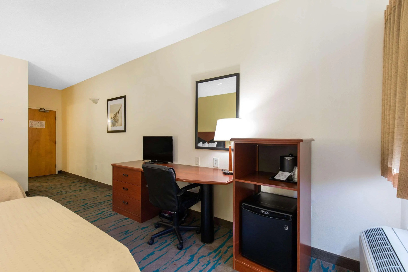 Gateway Hotel & Suites, an Ascend Collection Hotel