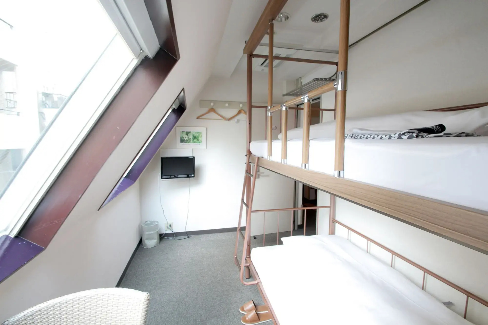 Sakura Hotel Jimbocho - Hostel