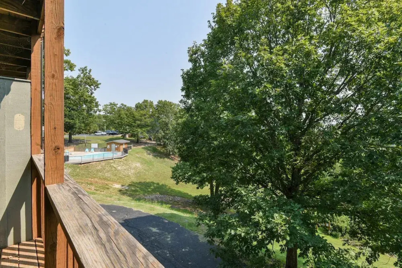 Welcome Inn- Pools - Great Balcony - Trails to Fishing -SO Close to Sdc!!