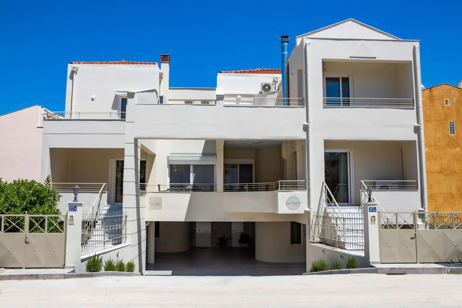 Villasdinafplio - La Perla & La Diva