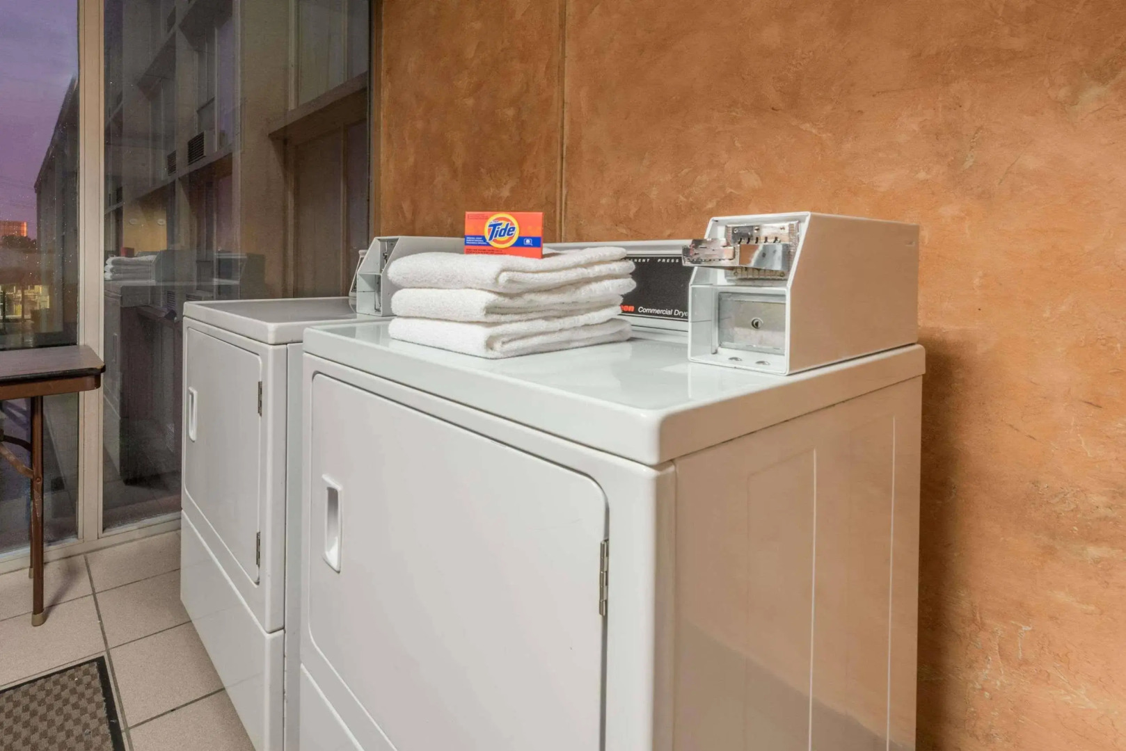 Holiday Inn Dallas Market Ctr Love Field by IHG