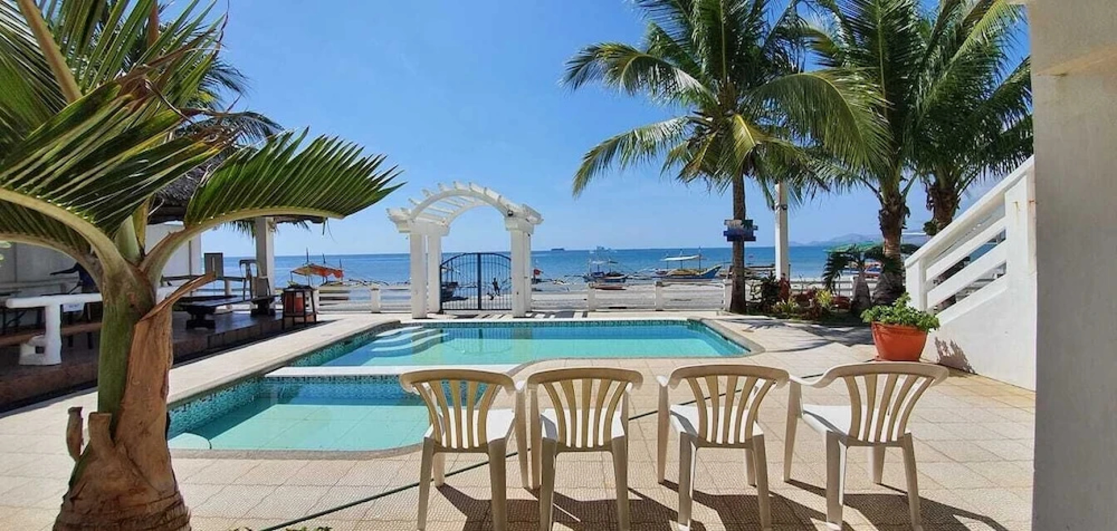 Phi-Phi Beach Hotel and Island Resort