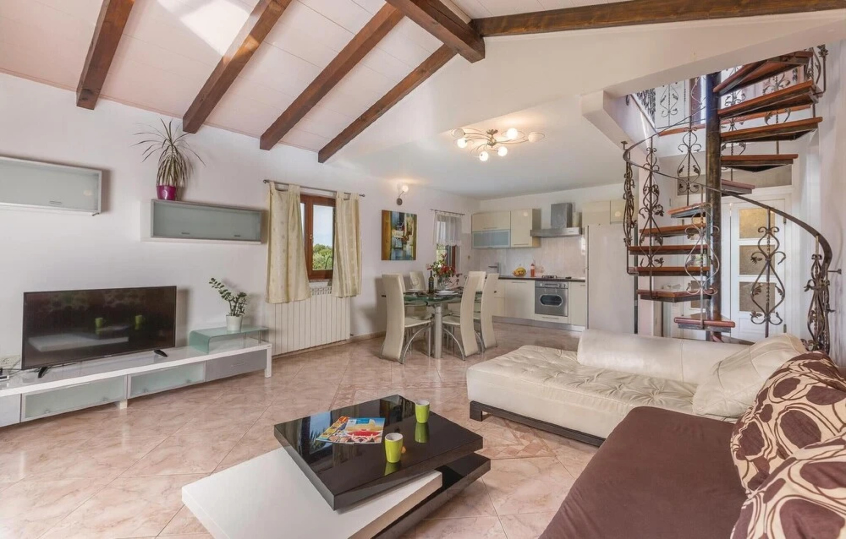 Amazing Home in Novigrad With Wifi and 3 Bedrooms