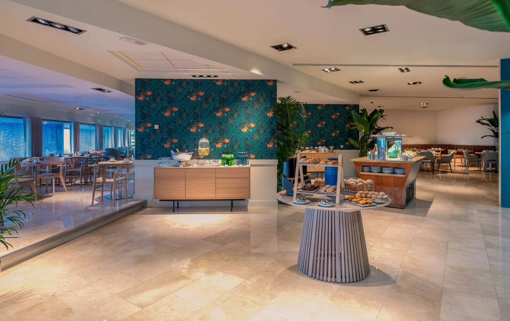 Sesimbra Oceanfront Hotel