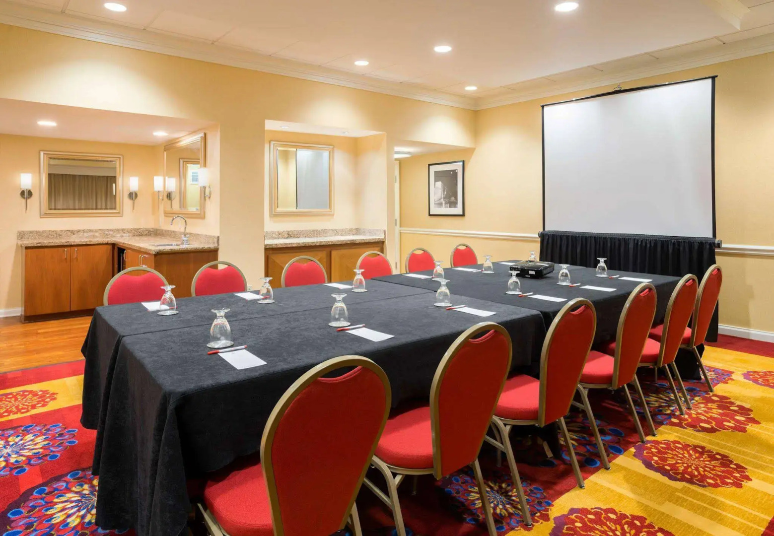 Wyndham Cleveland Airport