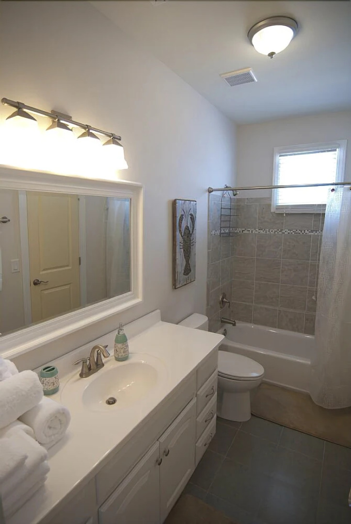 Moontide - 5 Br home by RedAwning