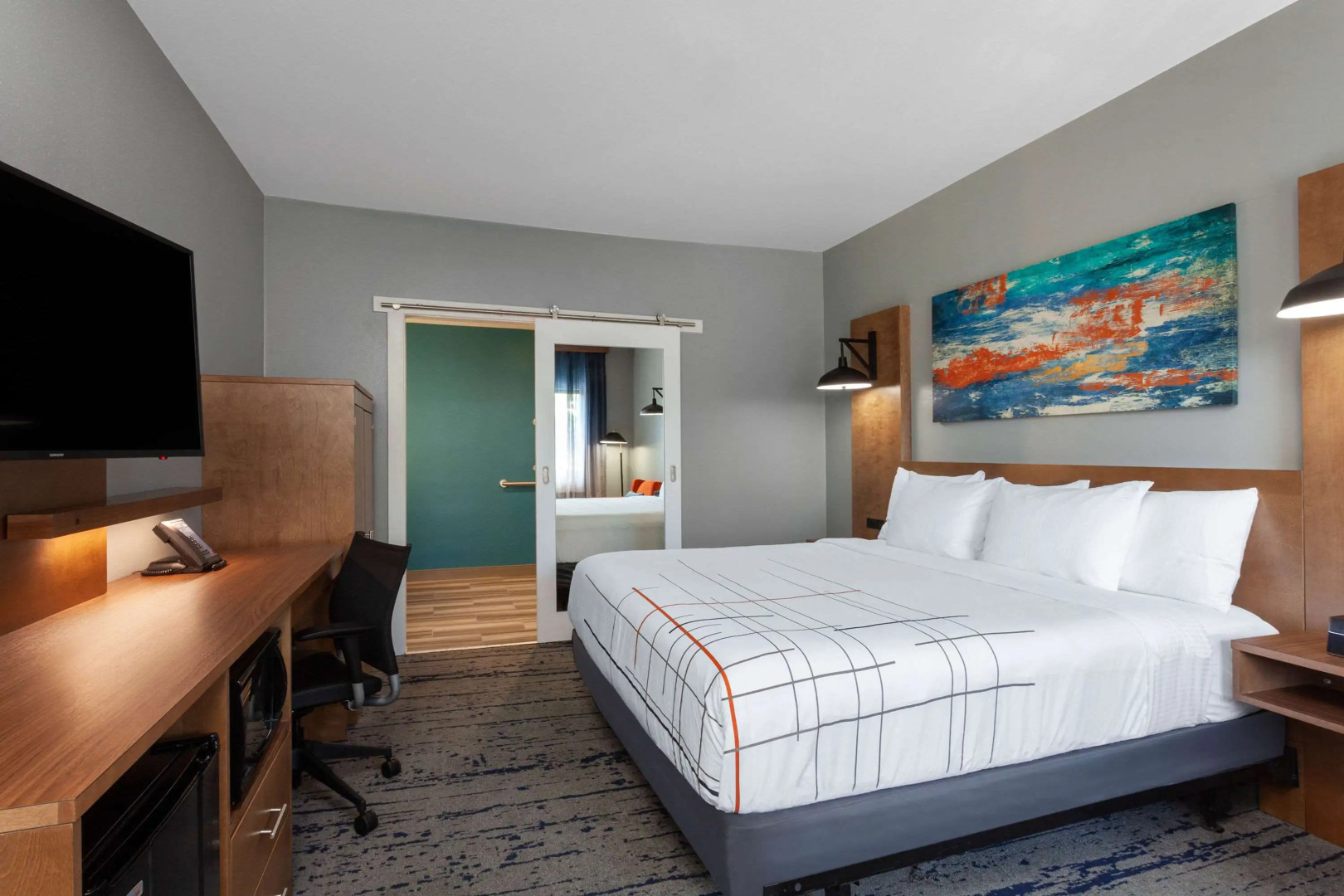 La Quinta Inn & Suites by Wyndham Ft. Myers-Sanibel Gateway