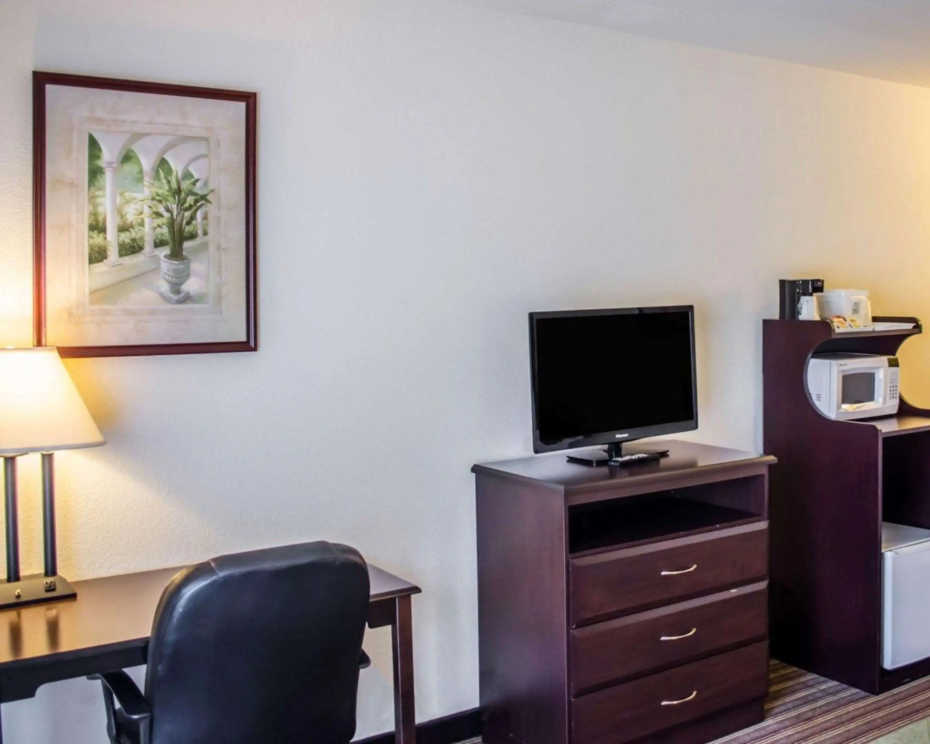 Quality Inn & Suites Pensacola Bayview