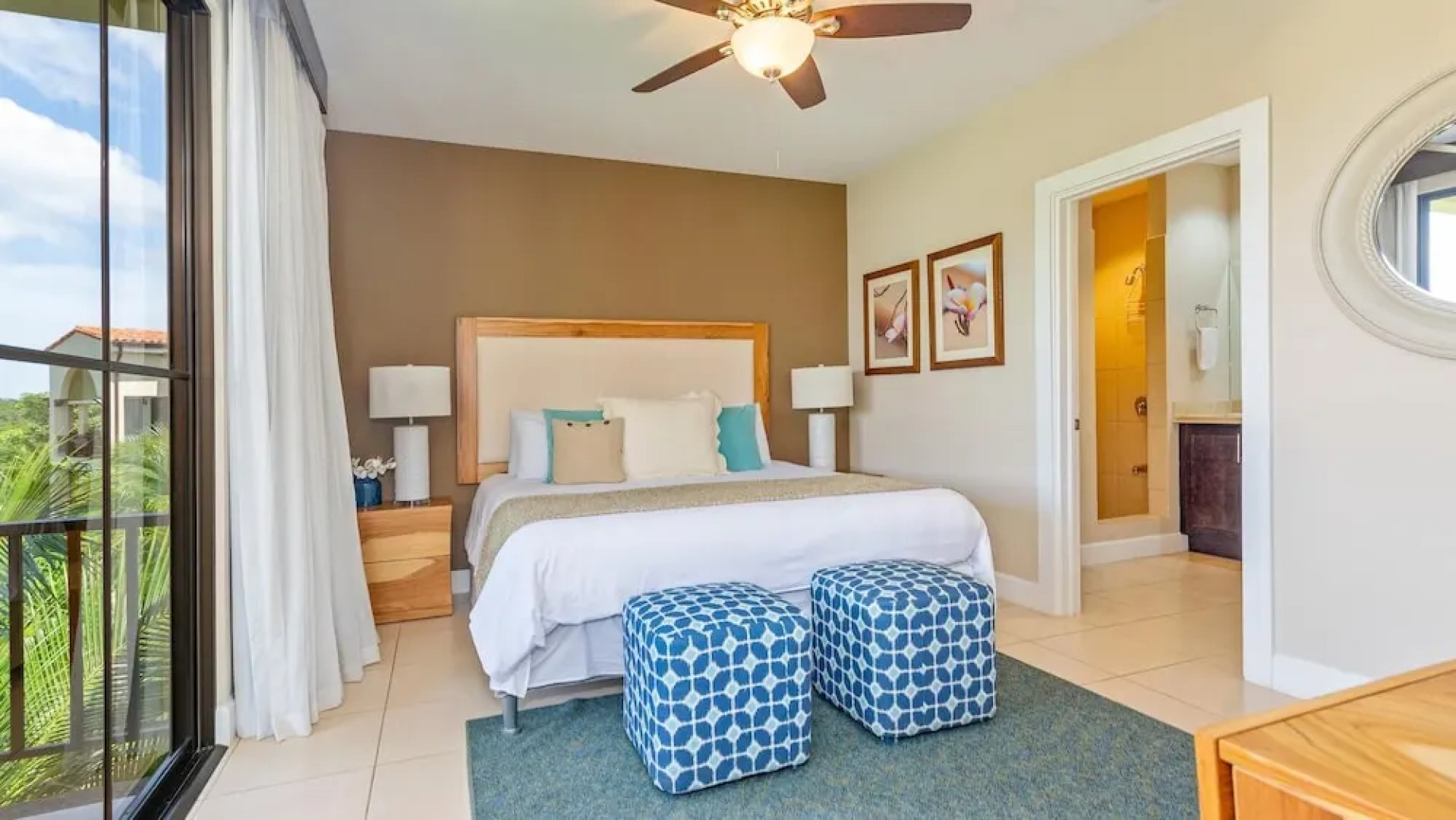 Unique 3BD Wonder on 3rd Floor in Coco with Mountain Views