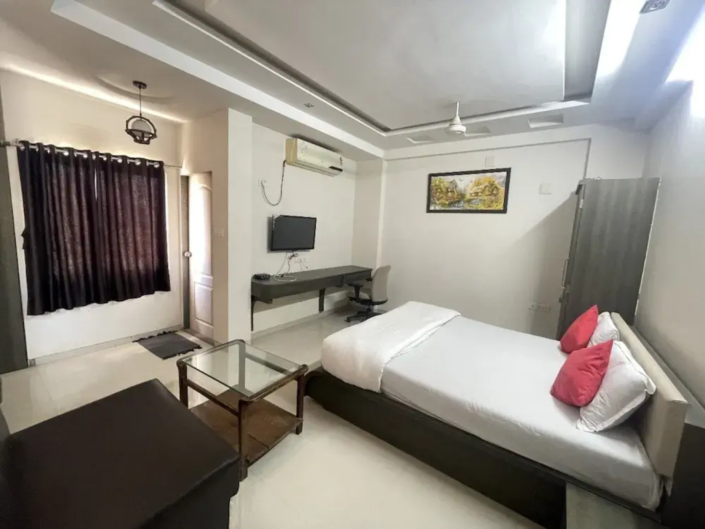 Goroomgo Narayan Executive Gujrat