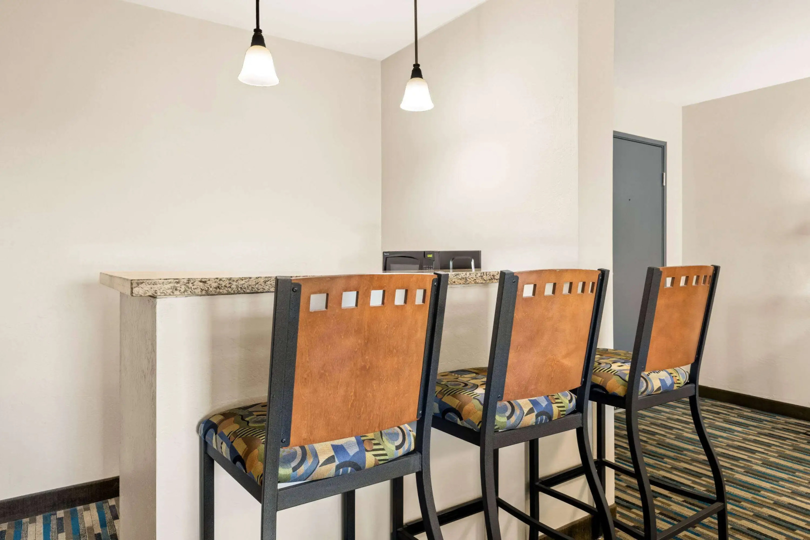 Days Inn & Suites by Wyndham Mesa Near Phoenix