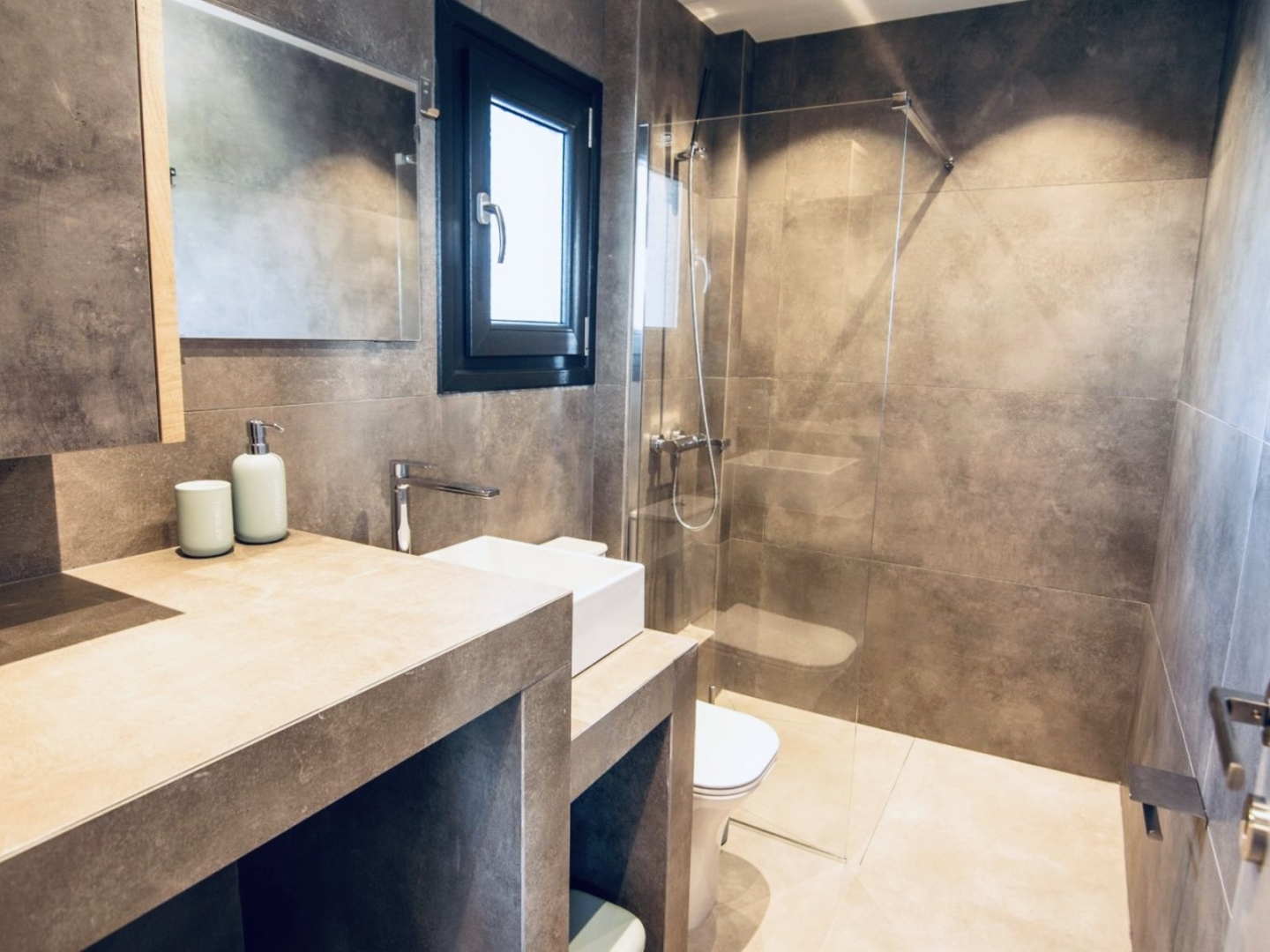 TheaSea Luxury Suites -  Apatment Suite