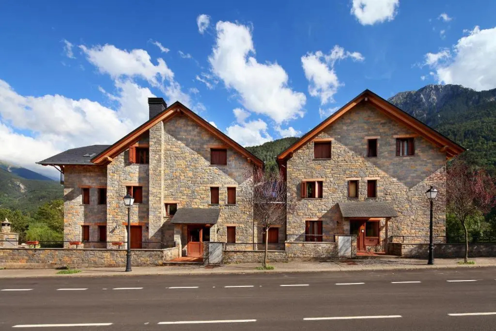 PirineosNature Apartments