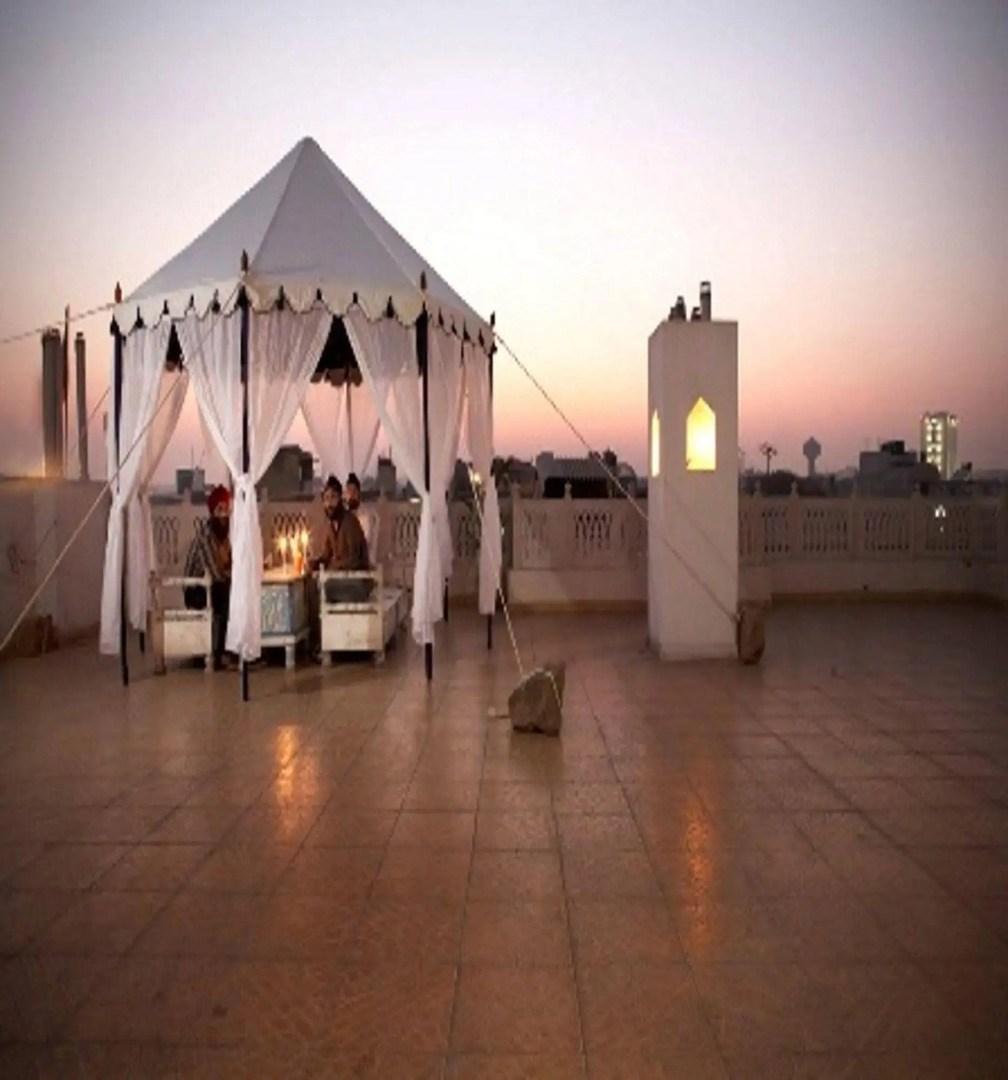 Jyoti Mahal A Royal Heritage Hotel - 5 Mins from New Delhi Railway station & 2Mins From Metro