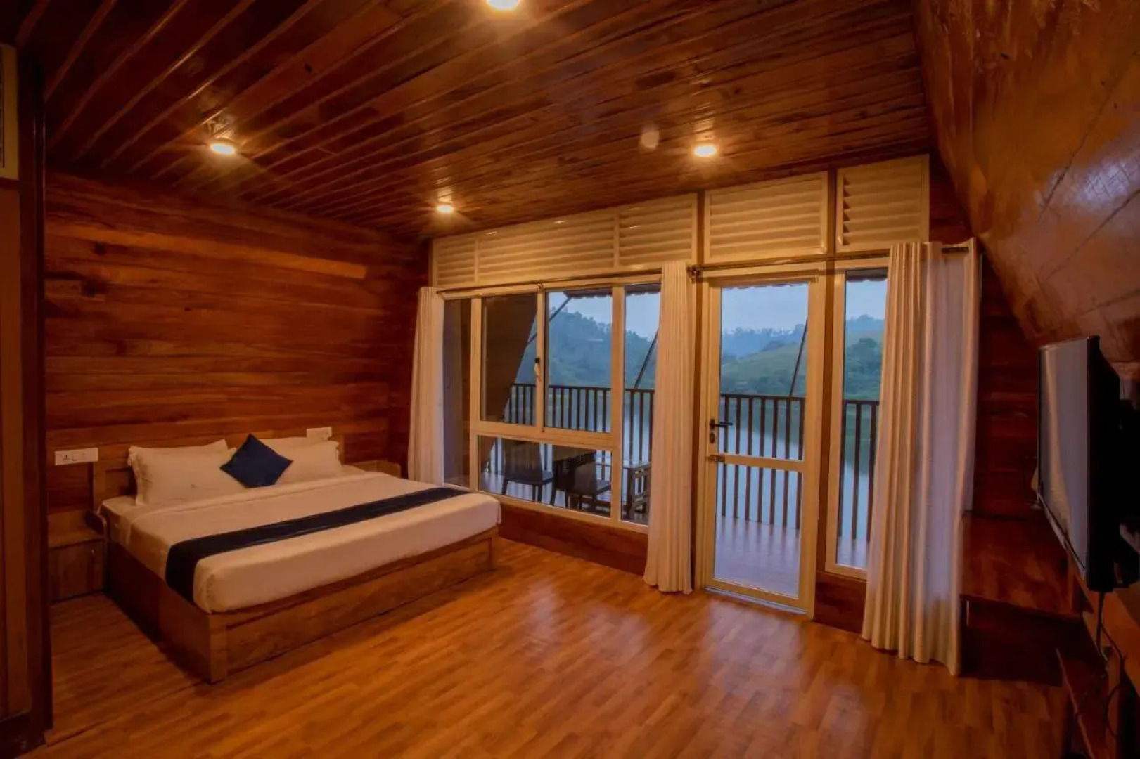 Misty Morning Resort