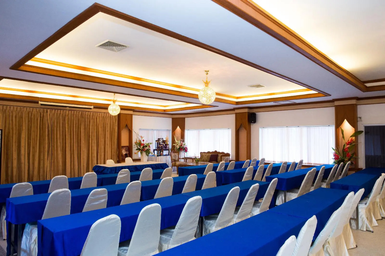 Castle Howchow Beach Resort Hotel