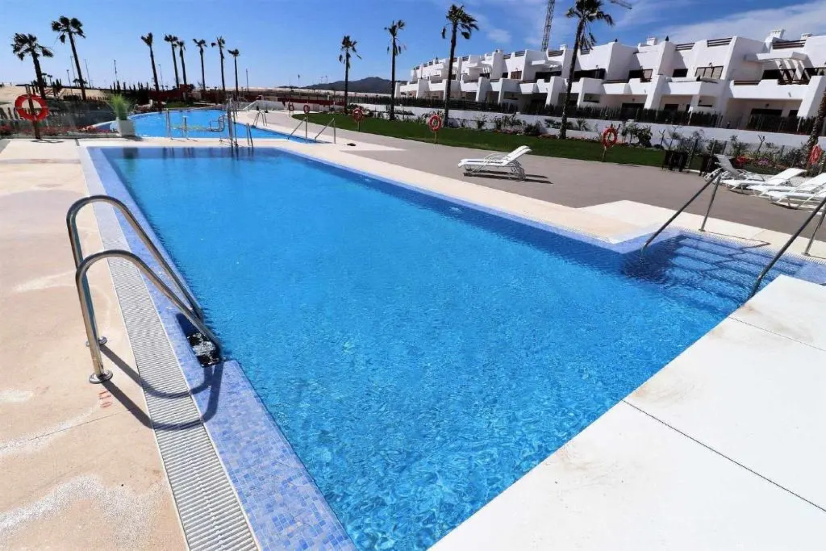 Azur apto lujo en 1a línea azotea piscina comun