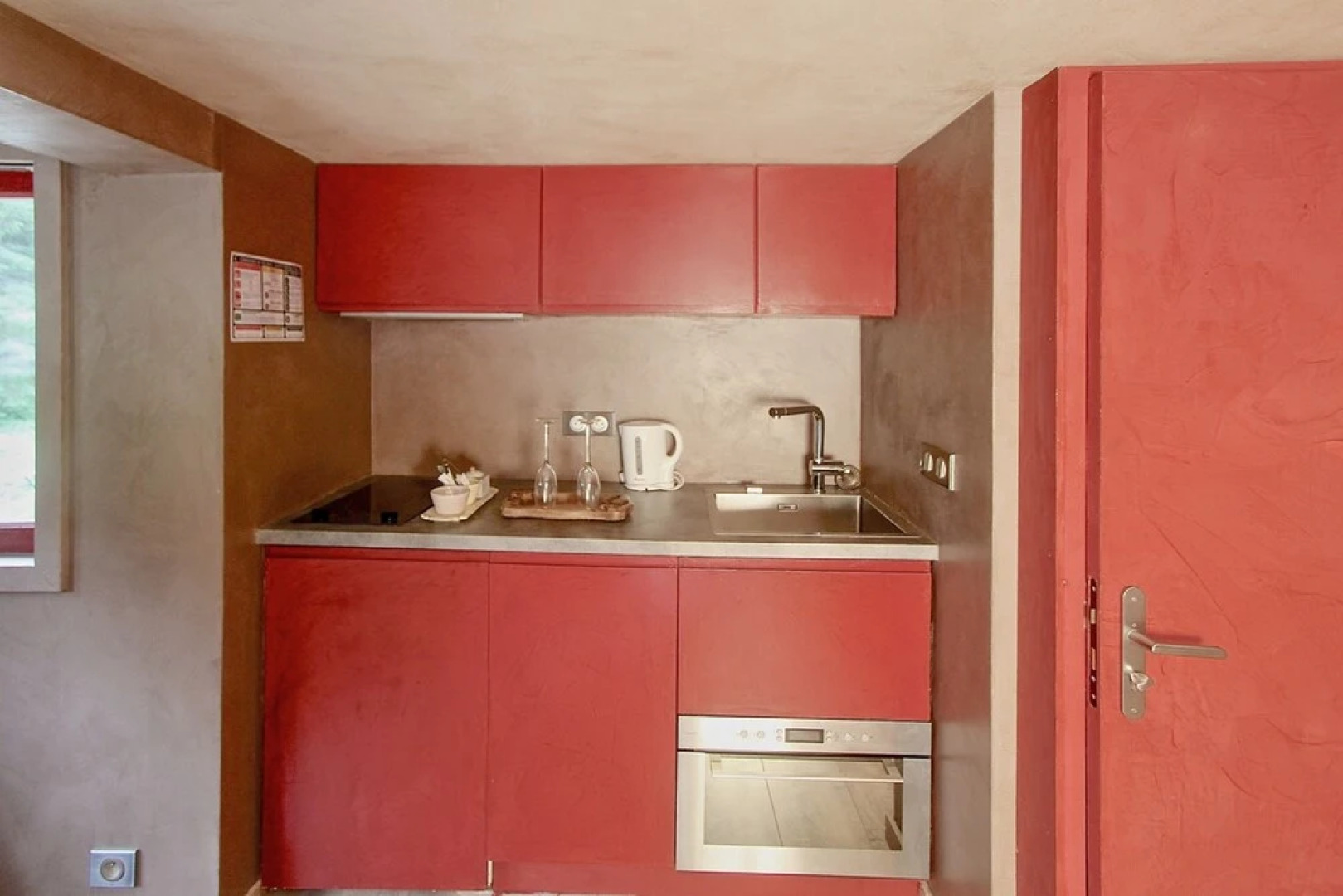 Cosy, 2-bedroom Chalet With Mountain Views Minutes From the Slopes!