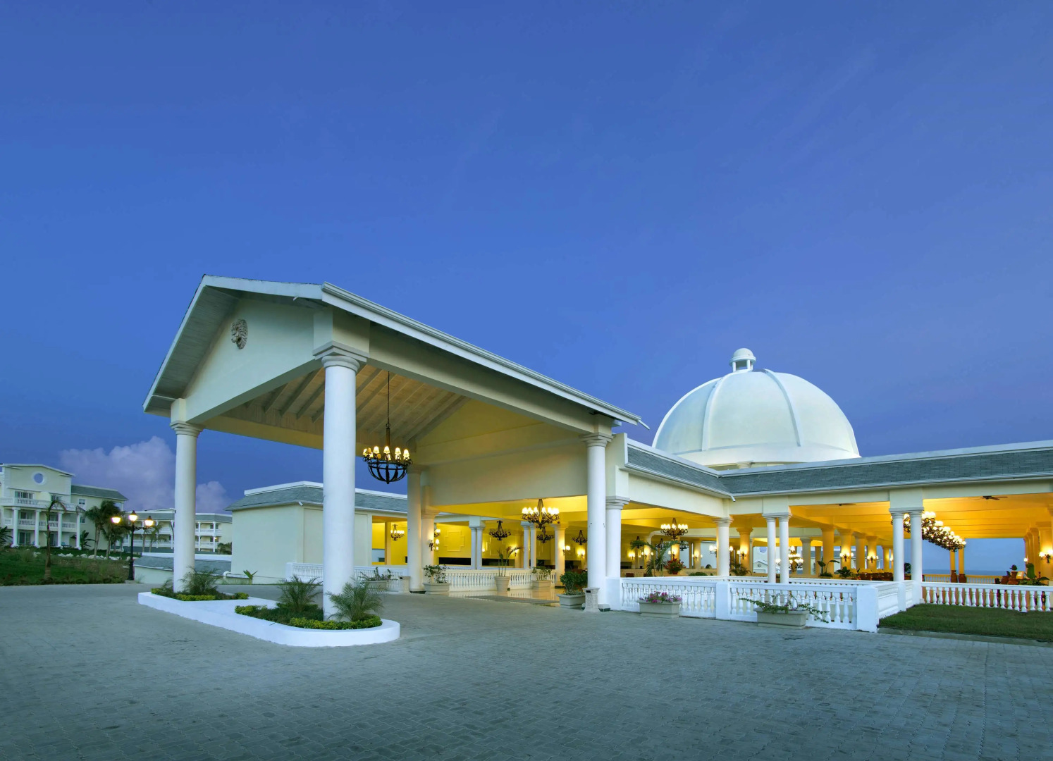 Grand Palladium Lady Hamilton Resort & Spa All Inclusive