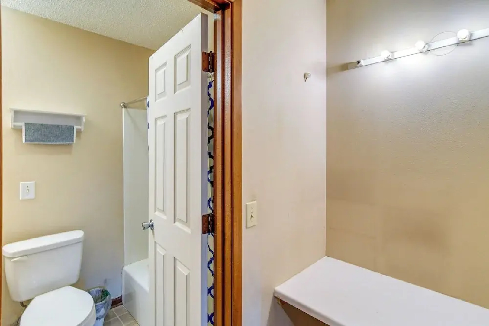 Pet-friendly Urbandale Home ~ 8 Mi to Des Moines!