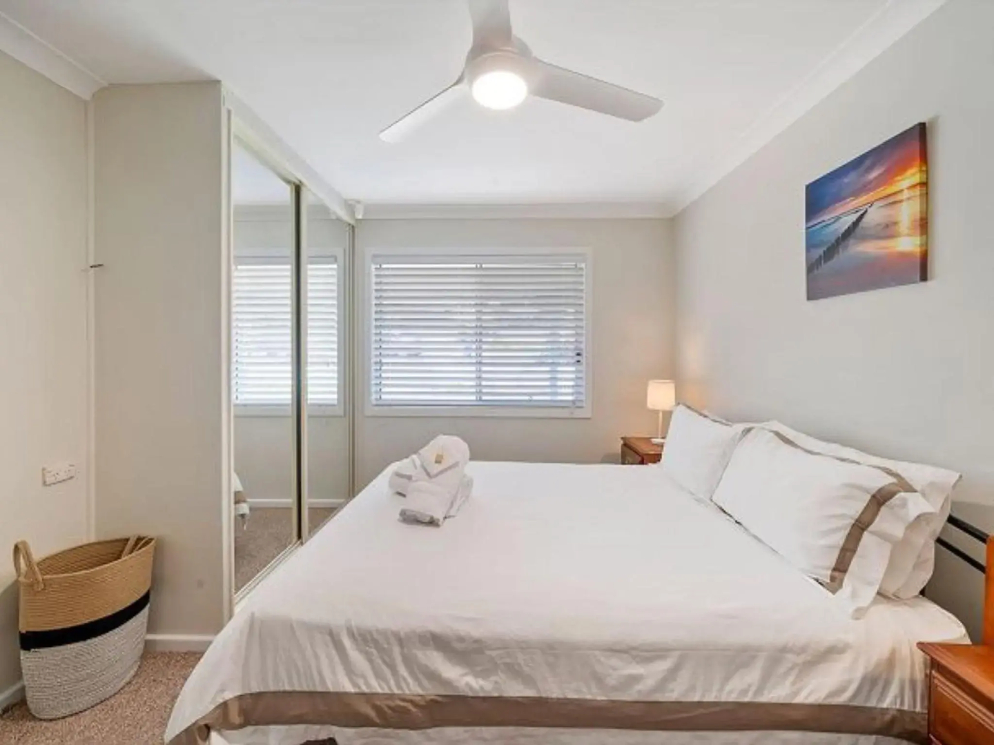 Walk to Everything In Huskisson Central Location and Sleeps 10