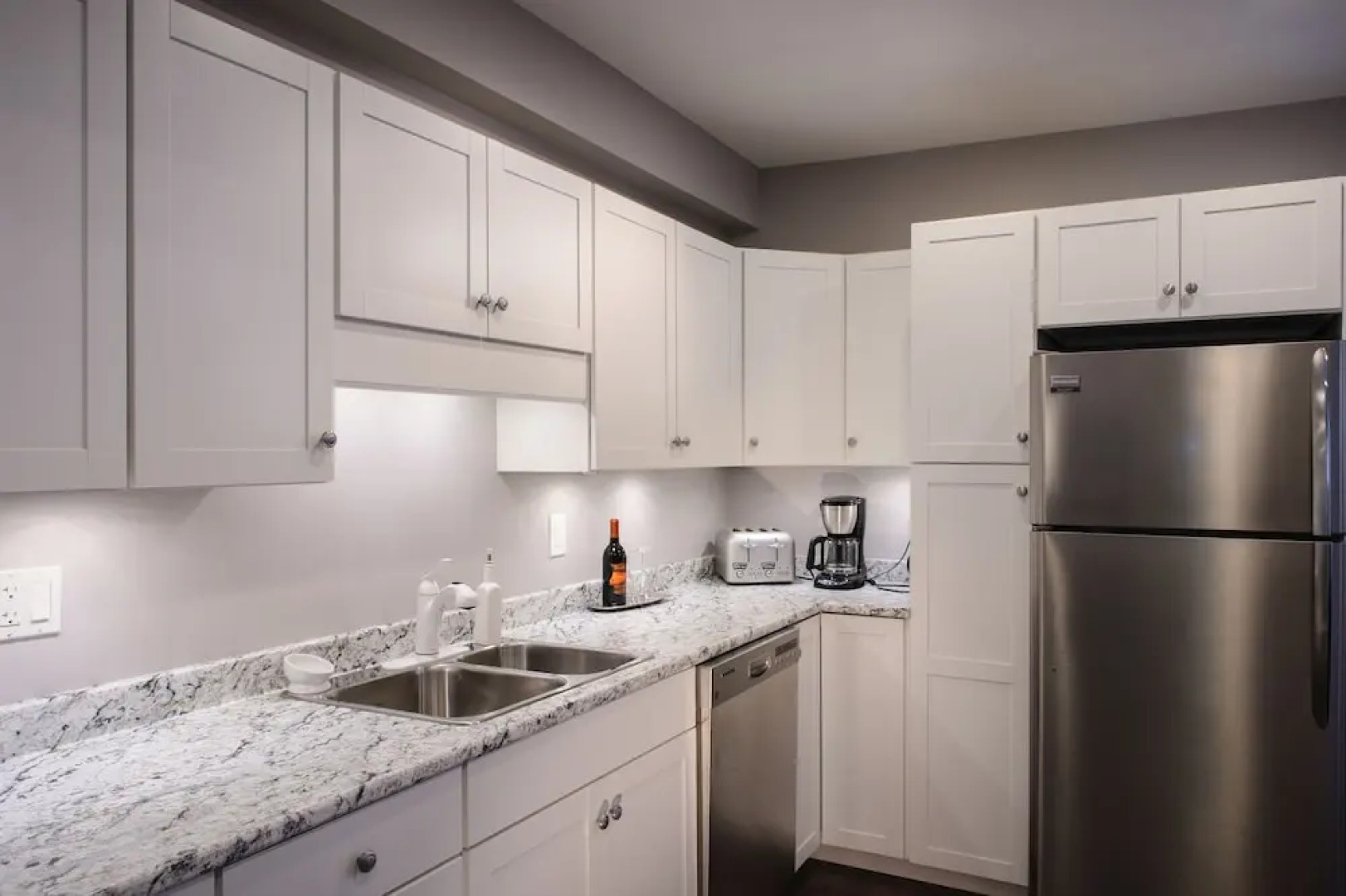 Moncton Suites - Apartments Across Georges Dumont