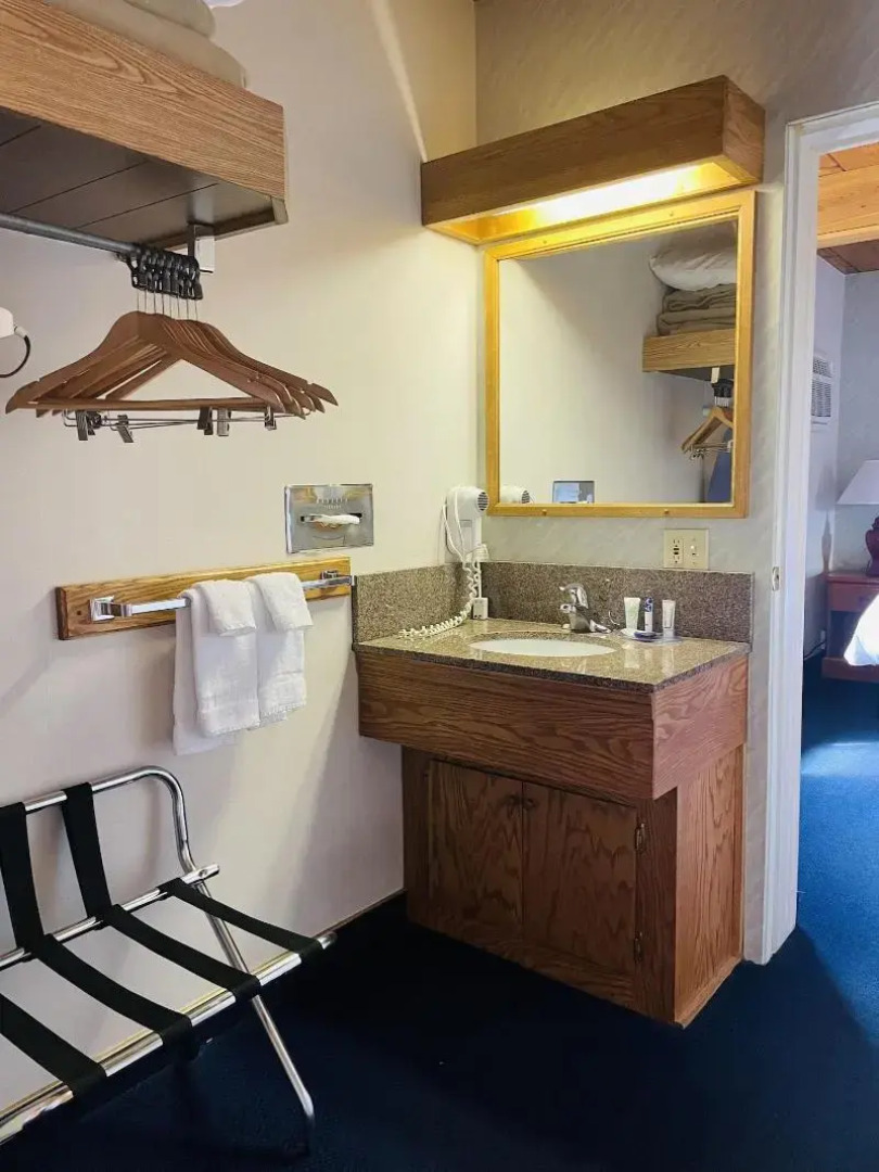 America's Best Value Inn Sandpoint