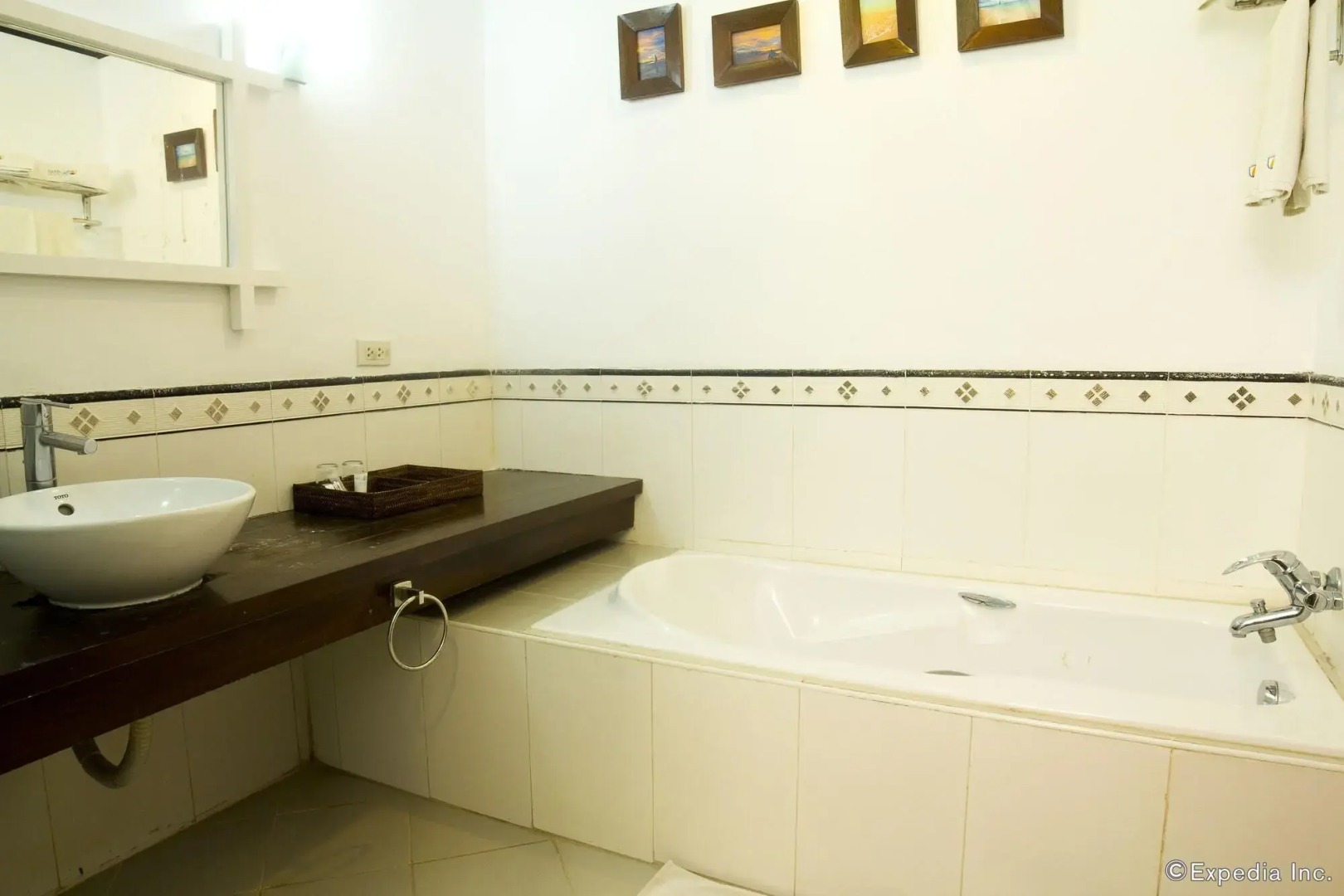 Real Maris Resort and Hotel