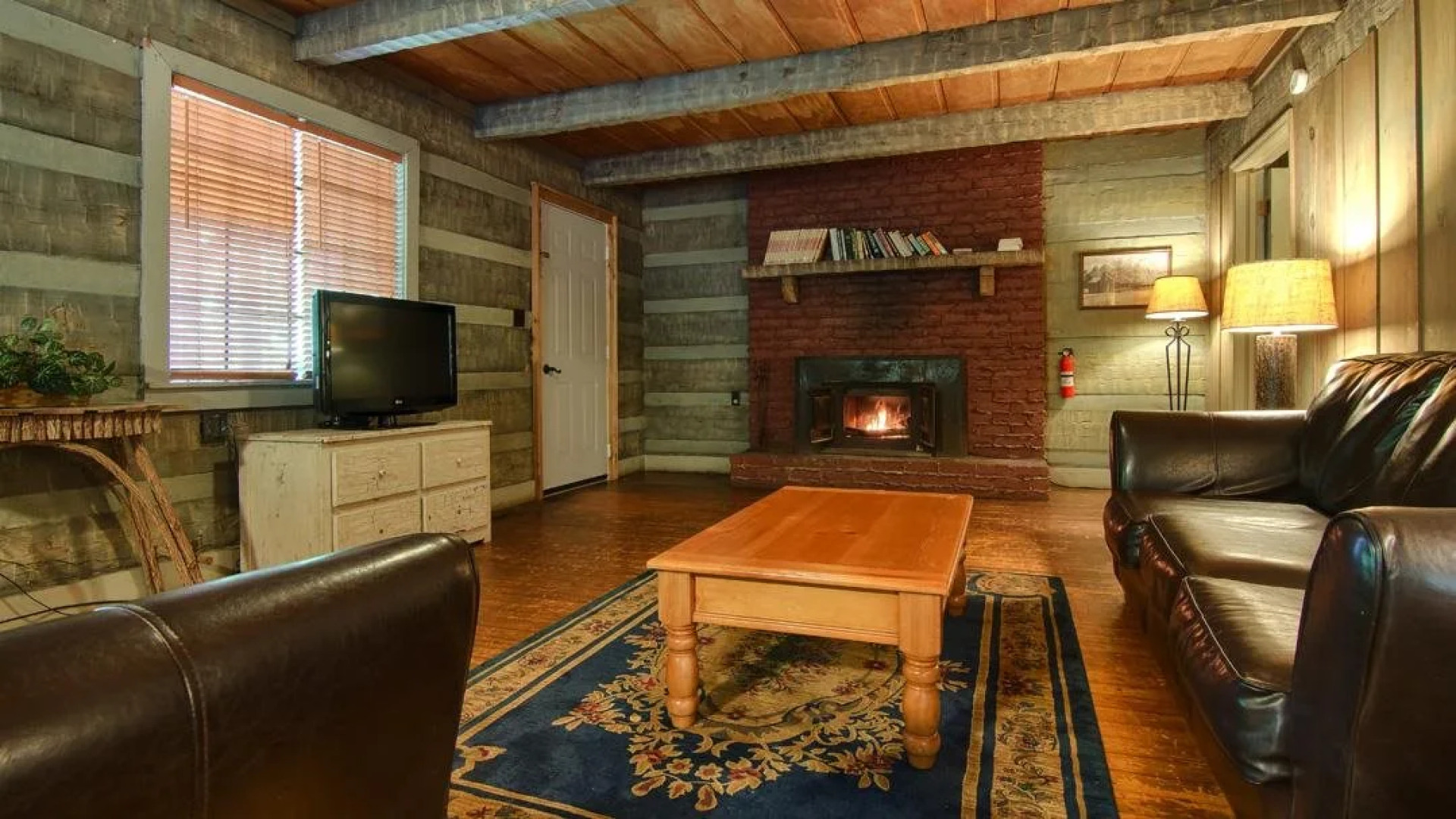 The Smoke House Lodge And Cabins