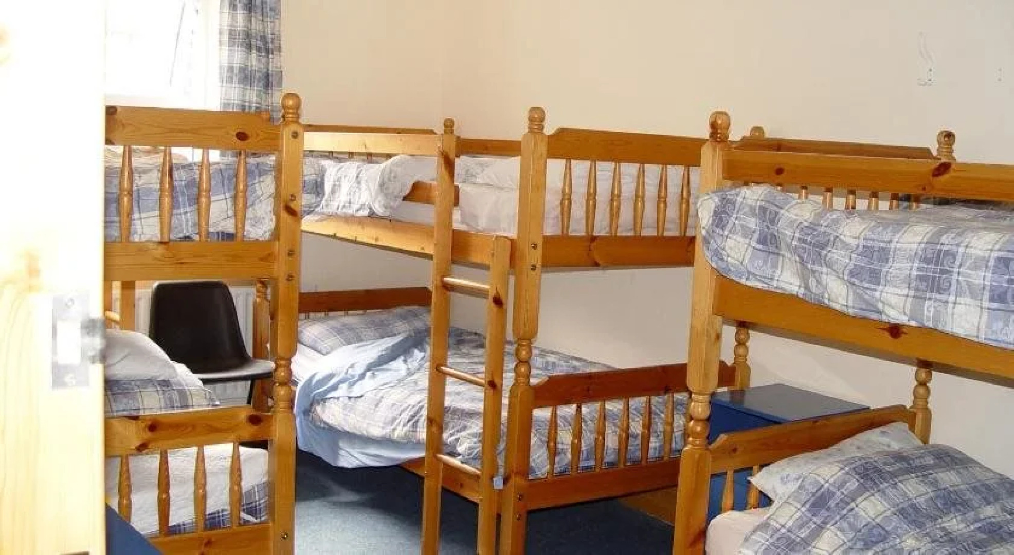 Clare's Rock Hostel Budget B&B