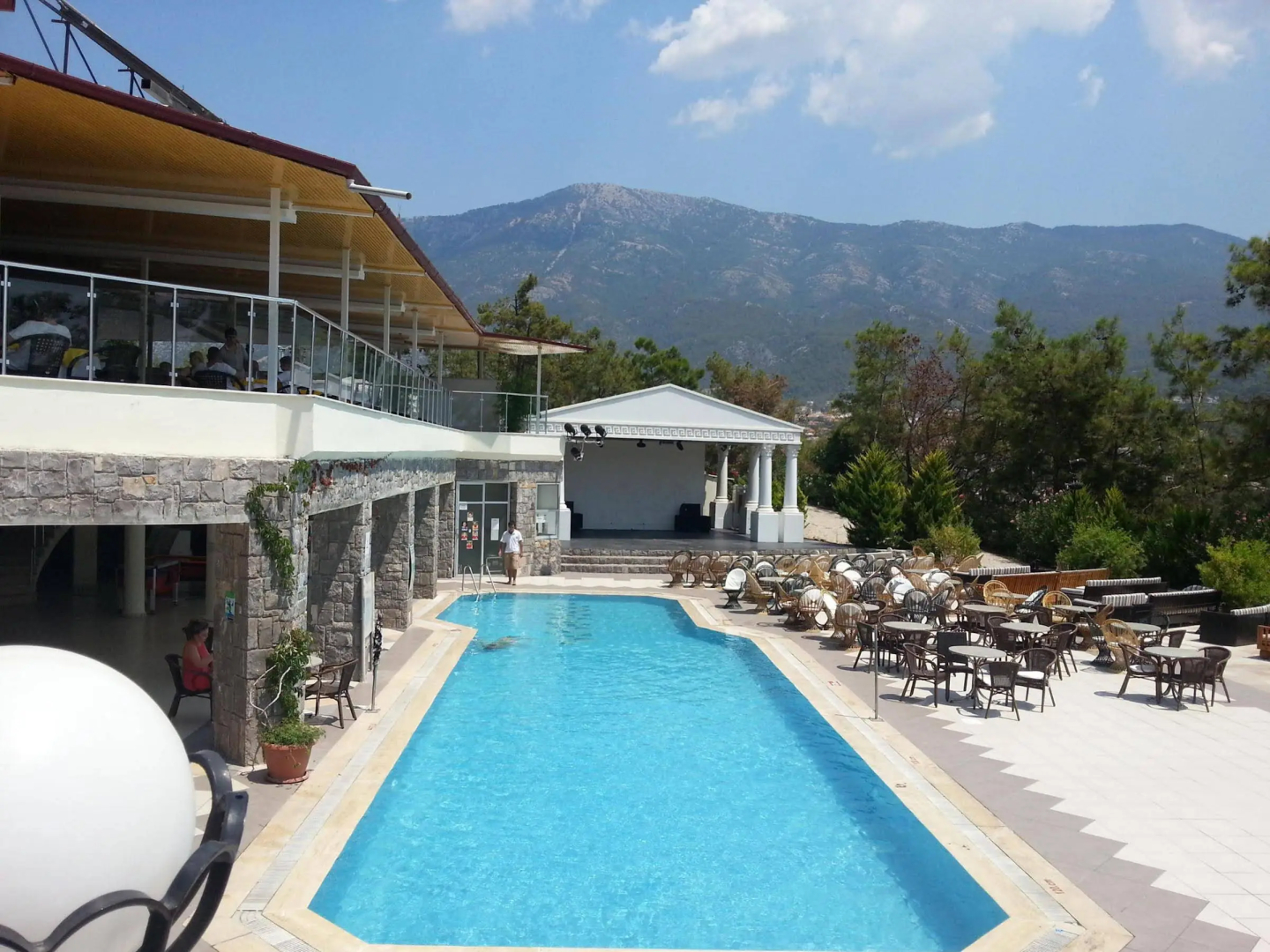 Nicholas Park Hotel