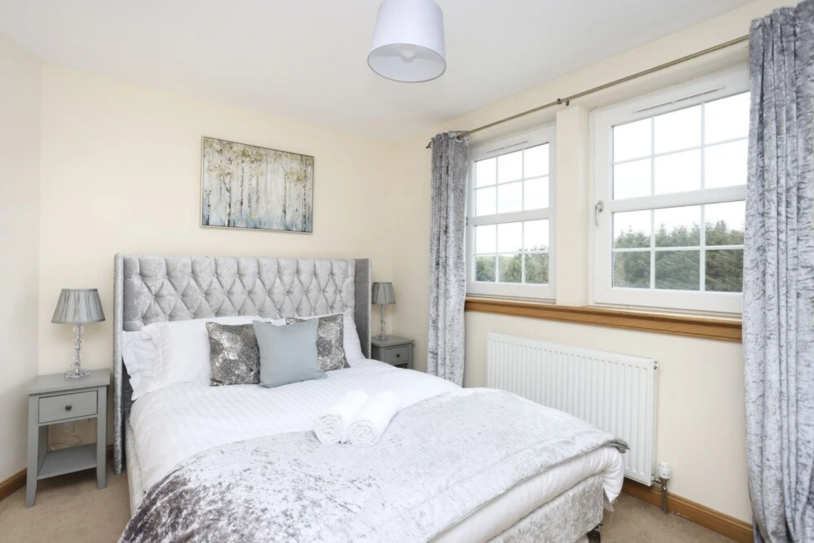 JOIVY Greenknowes Farmhouse Retreat 7 Bed With Hot Tub And Bar