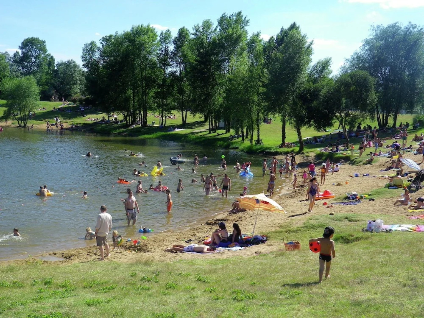 Peaceful Holiday Home in Carsac-aillac With Swimming Pool