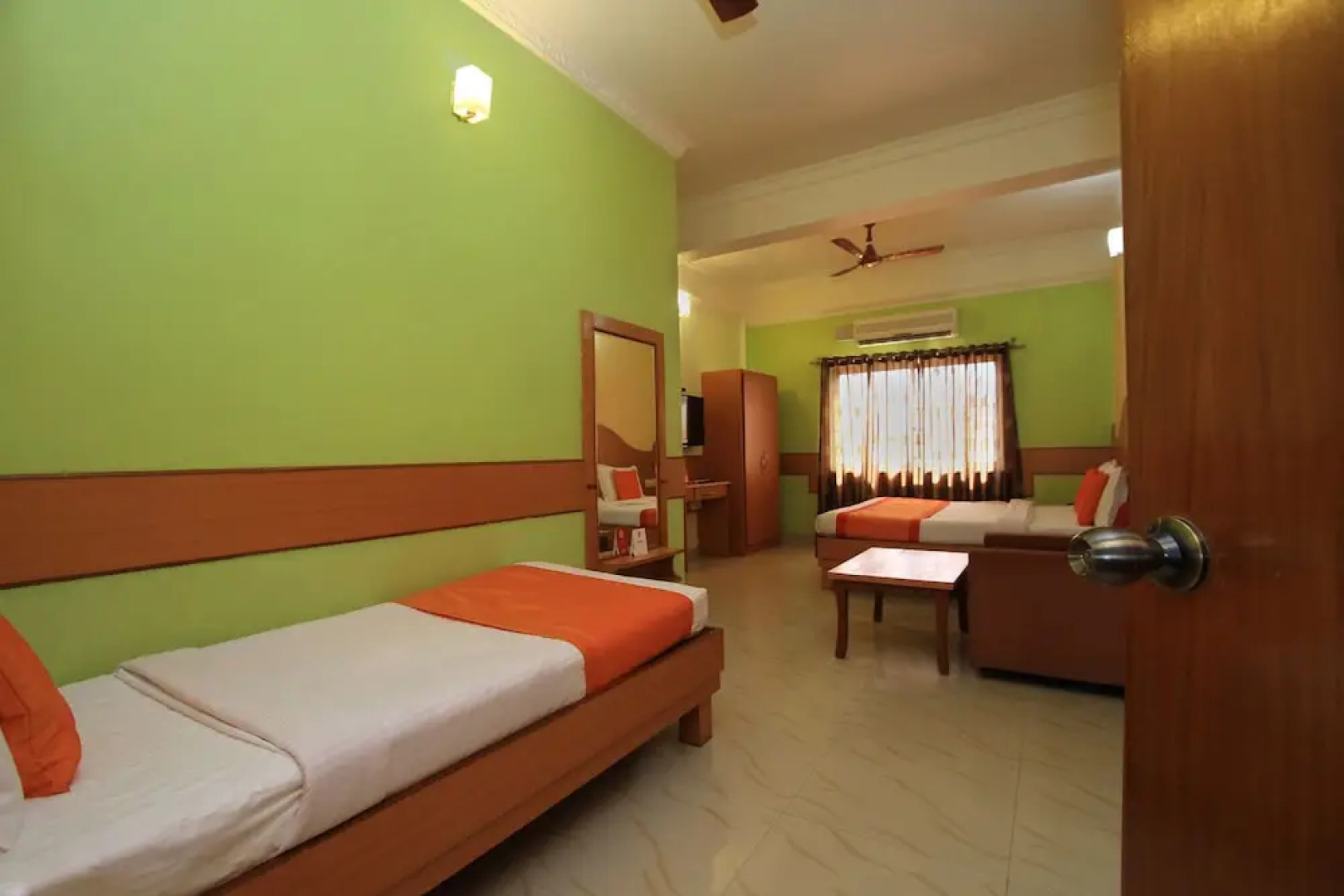 OYO 7570 Near KSRTC Bus Stand