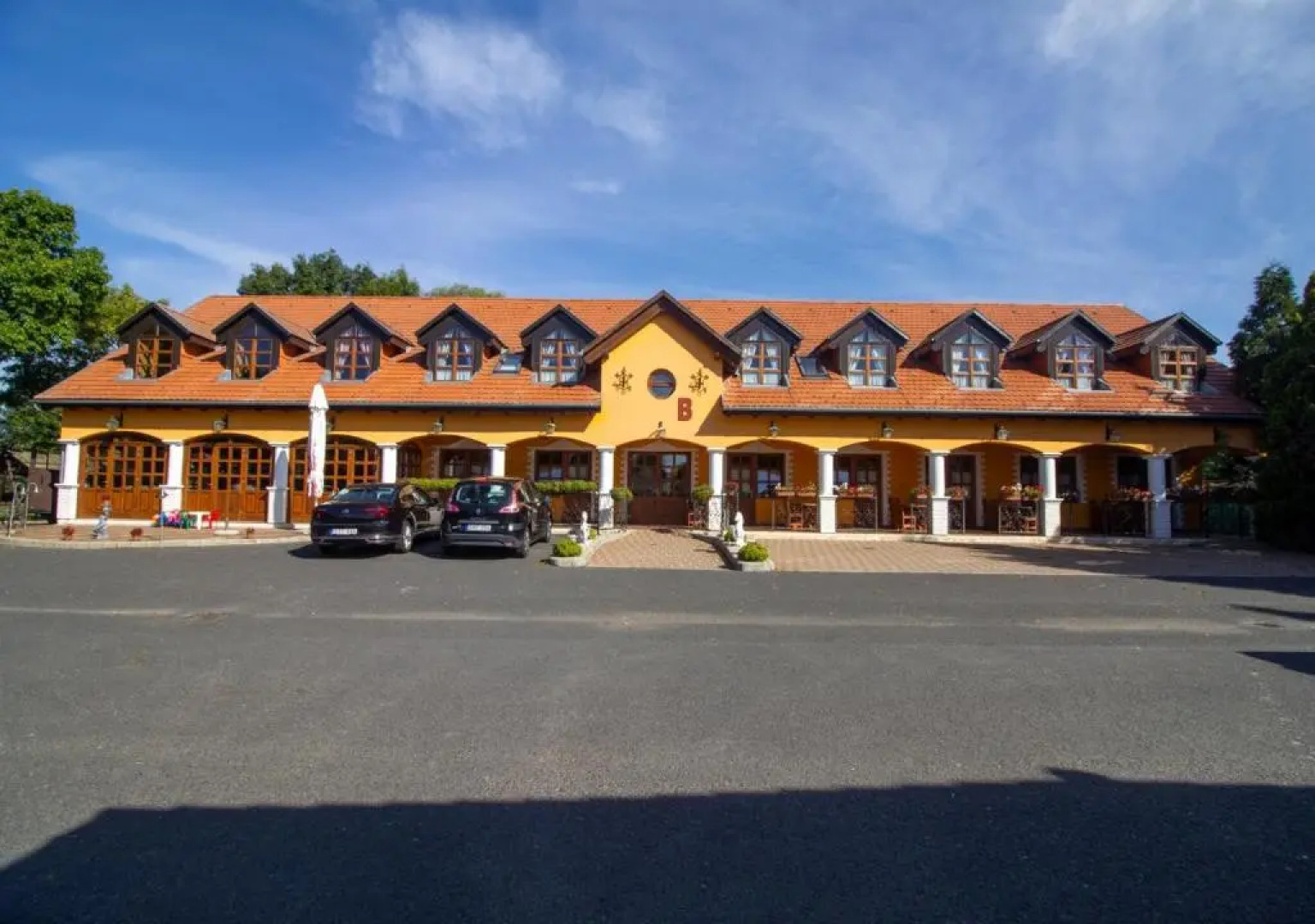 Radics Panzió Étterem és Pihenő Központ