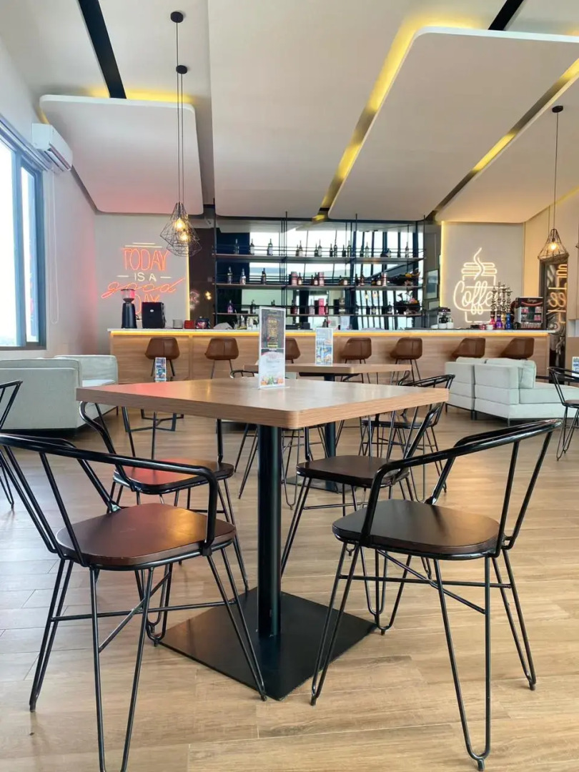 Front One King Hotel Tuban