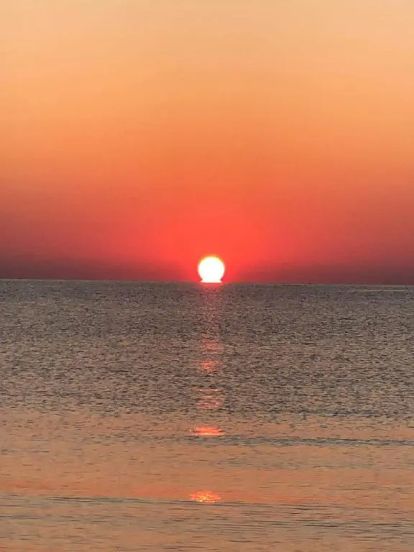 Lovely 1-bedroom rental unit with sea view