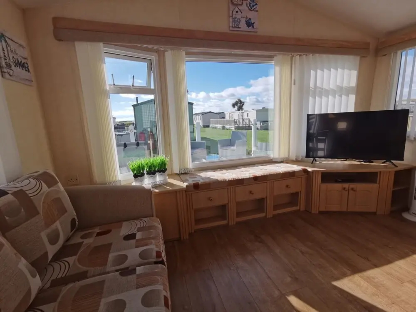 Sea and Mountain View Sunbeach Holiday Snowdonia