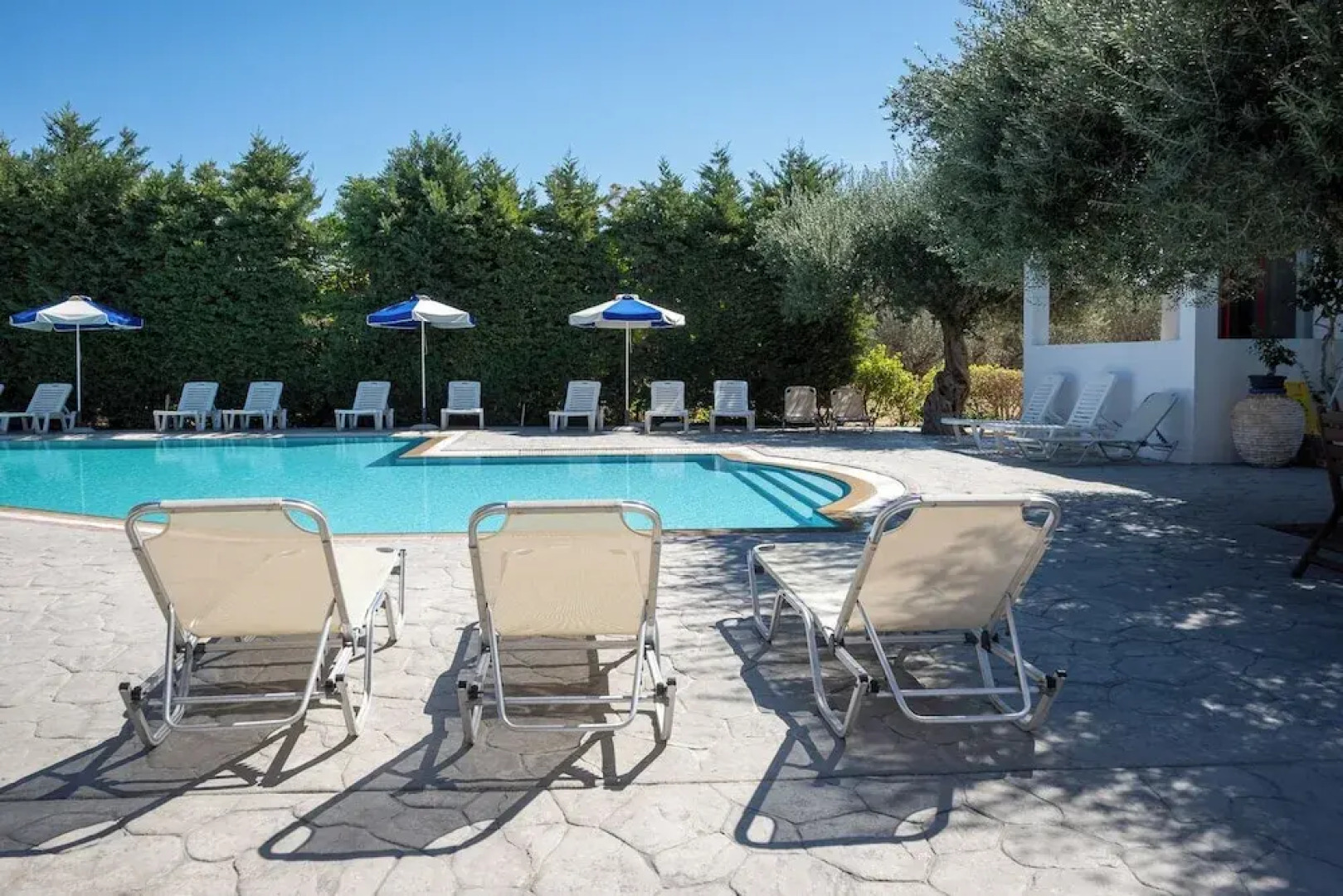 Triantafillas Suites