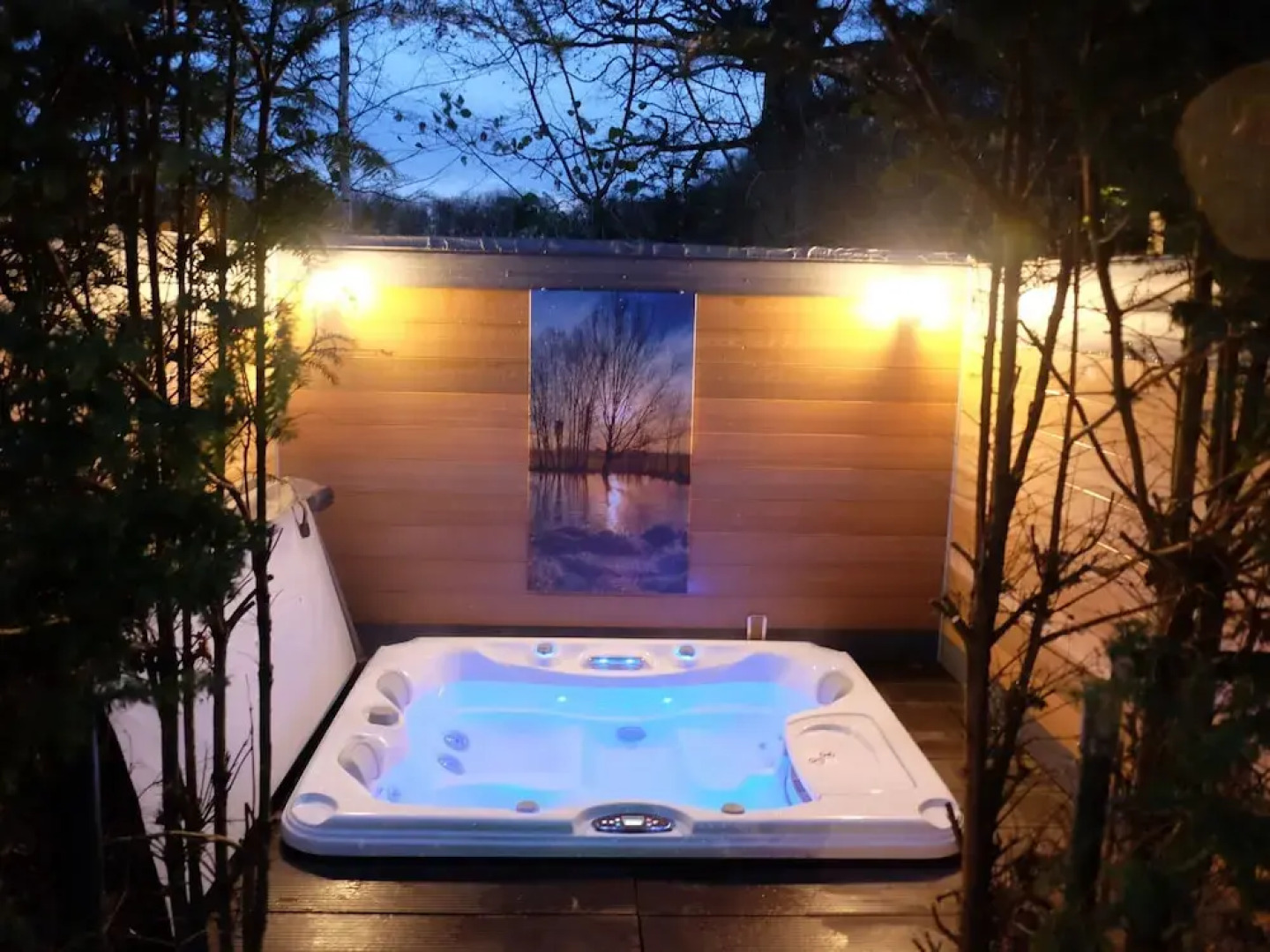 Picturesque Holiday Home in Oldenzaal with Hot Tub