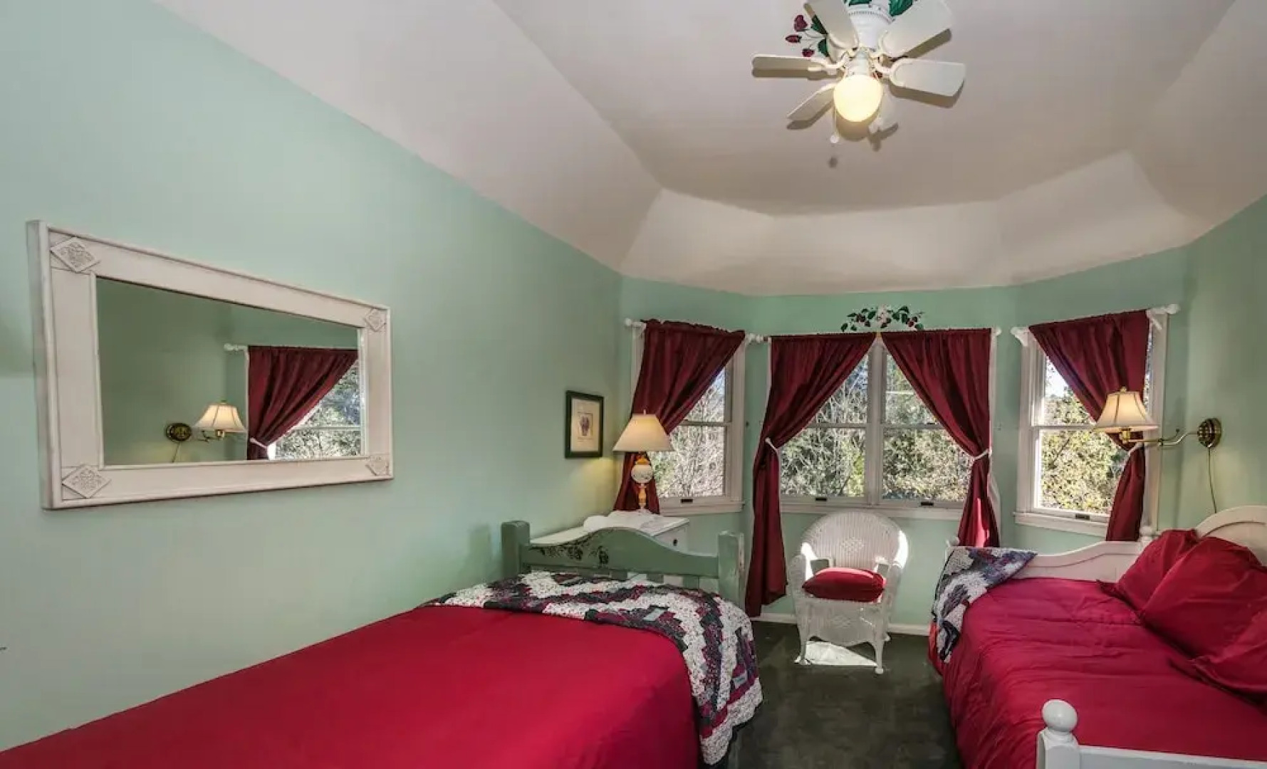 Arrowhead Pine Rose Cabins