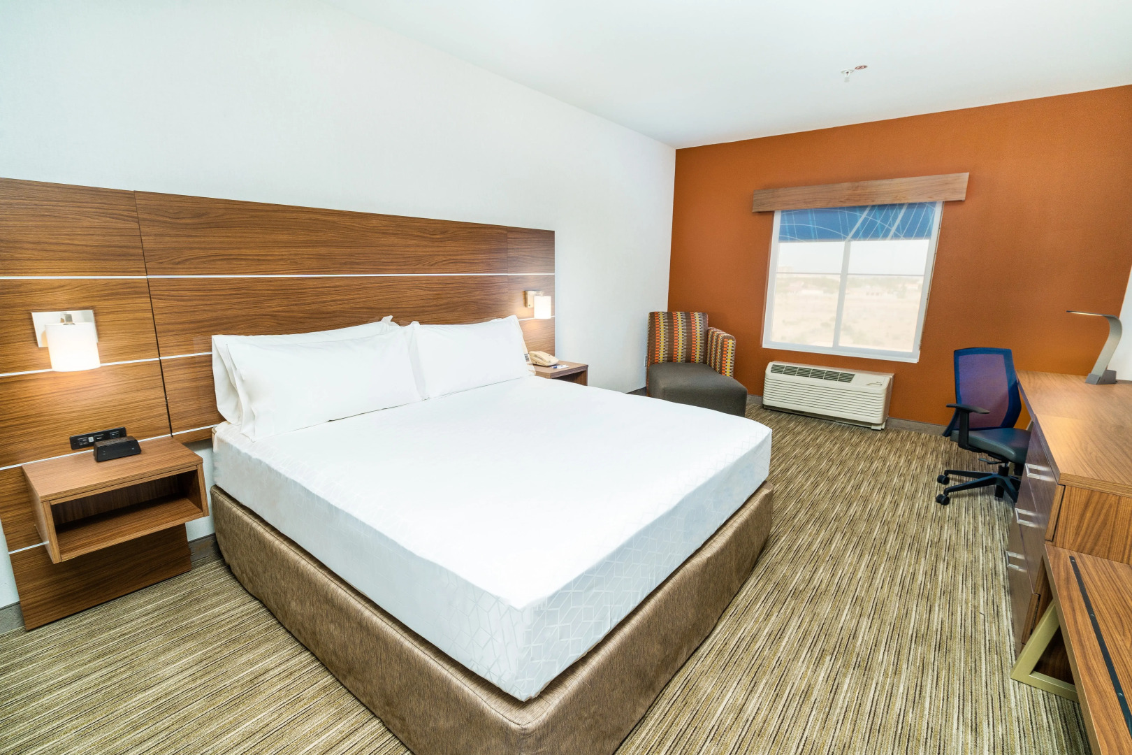 Holiday Inn Express & Suites Las Vegas SW - Spring Valley by IHG