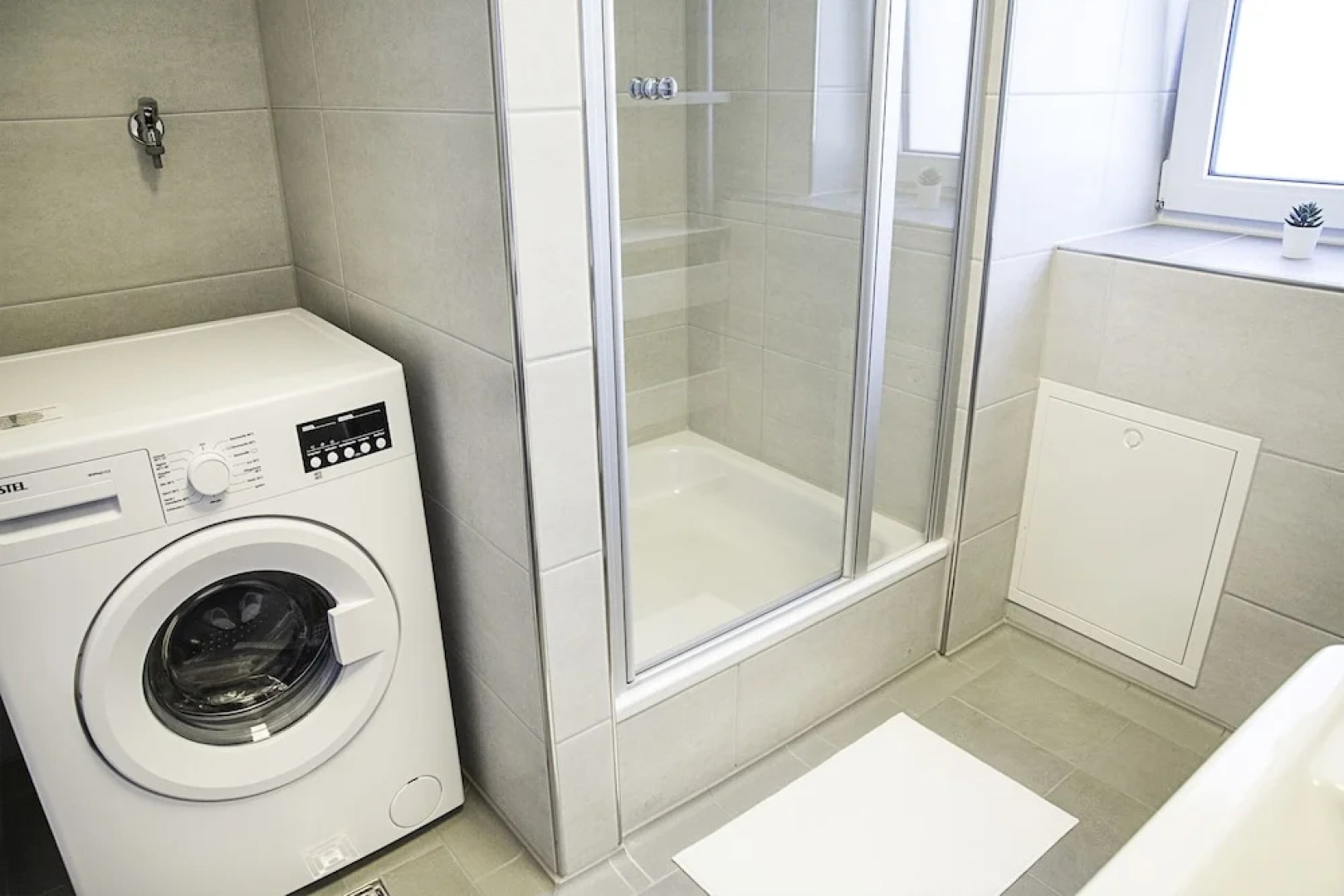 Prime Apartments and Rooms