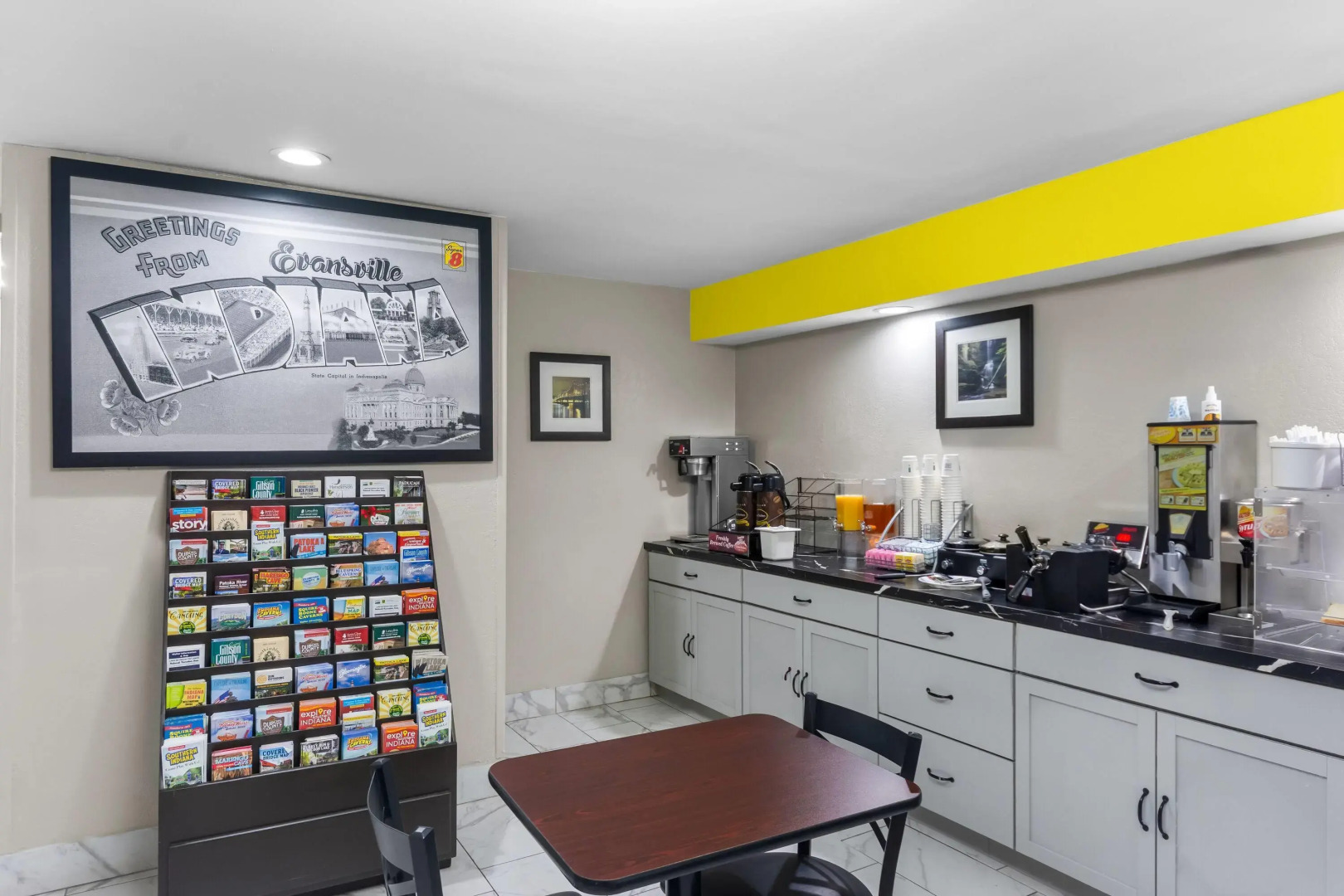 Super 8 by Wyndham Evansville East